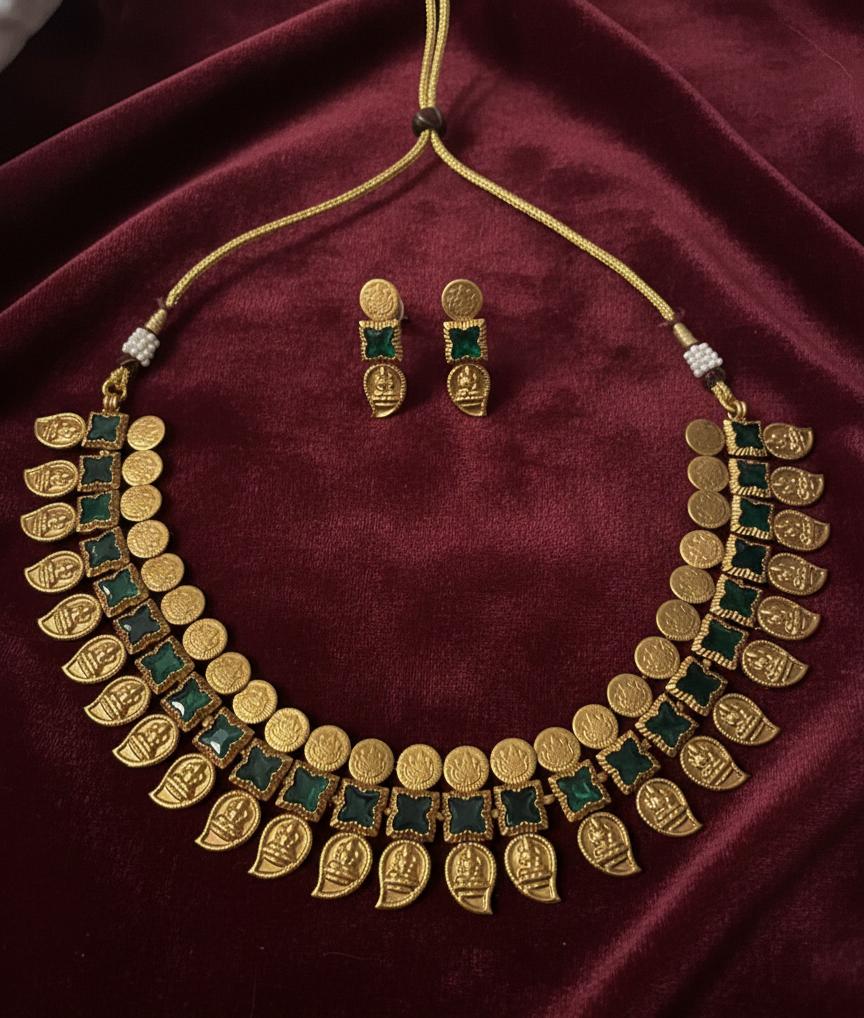 Green plate gold kashi